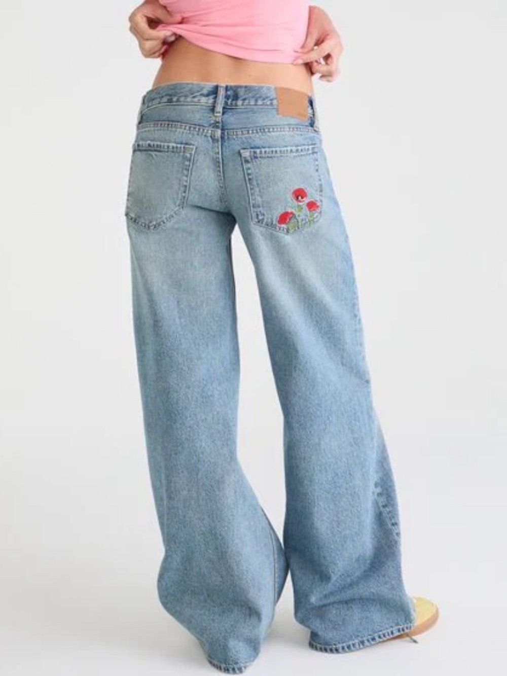Super Low-Rise Ultra Wide Leg Poppy Jean medium wash